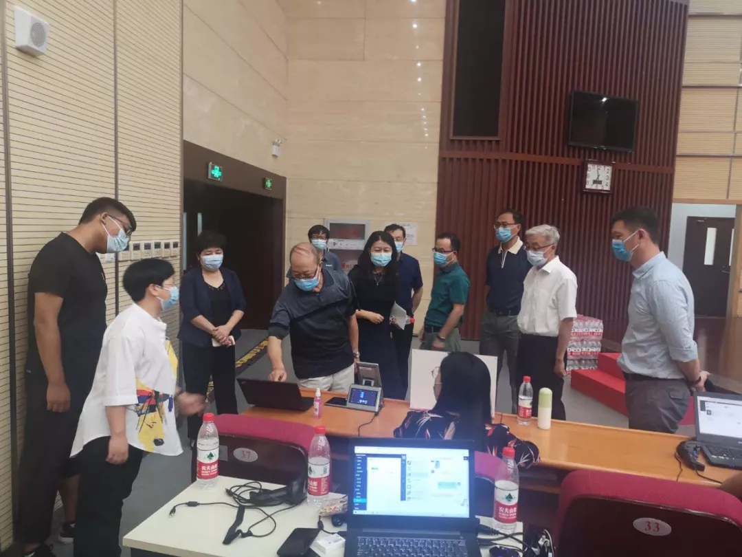 学校领导送去教师节问候,检查开学准备工作5.jpg 学校领导送去教师节问候,检查开学准备工作5.jpg